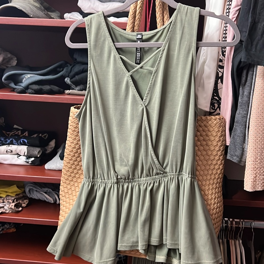 Design Lab Tank